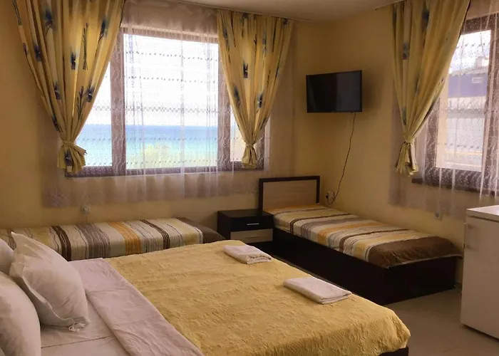 Ivanka Ground Floor Хотел