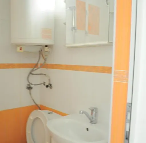 Ivanka Ground Floor Хотел