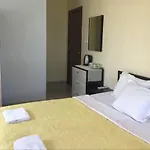 Ivanka Ground Floor Отель *